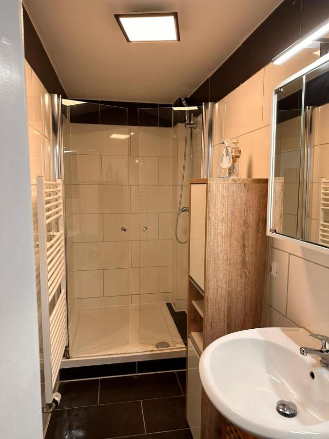 Zimmer Im Zentrum - In Der Naehe Zum Hauptbahnhof Paderborn Exterior foto